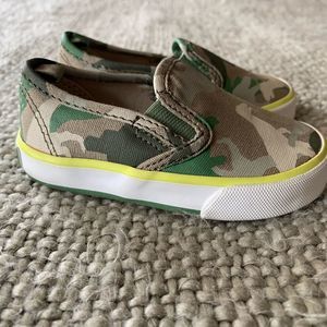 Kids old navy sneakers (dinosaur print)